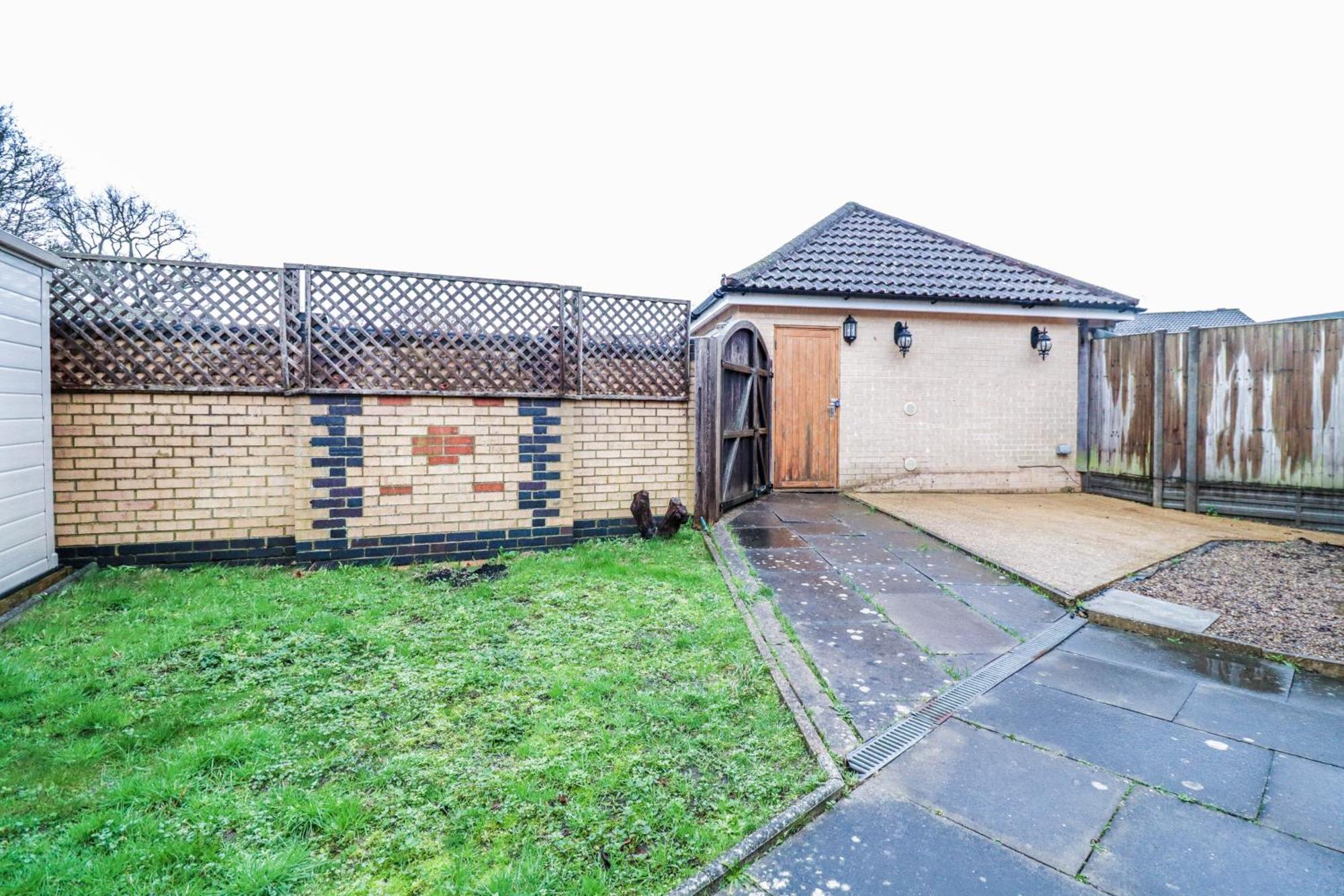 Bright And Spacious Contractor House L Parking! Borehamwood Exterior photo