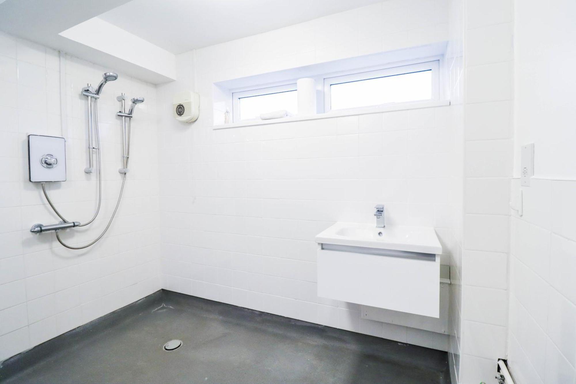 Bright And Spacious Contractor House L Parking! Borehamwood Exterior photo